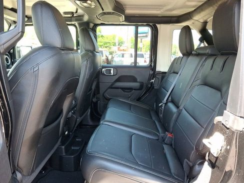 Used 2023 Jeep Wrangler Unlimited Sahara w/ Cold Weather Group AWD/4WD image 12