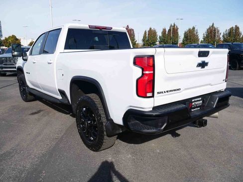 Used 2025 Chevrolet Silverado 3500 LT image 21