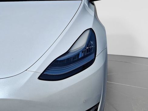 Used 2021 Tesla Model Y Long Range AWD/4WD image 9