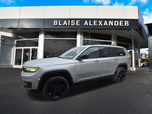Used 2023 Jeep Grand Cherokee L Laredo image 9