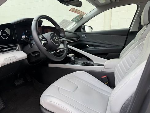 Certified 2024 Hyundai Elantra Limited image 4