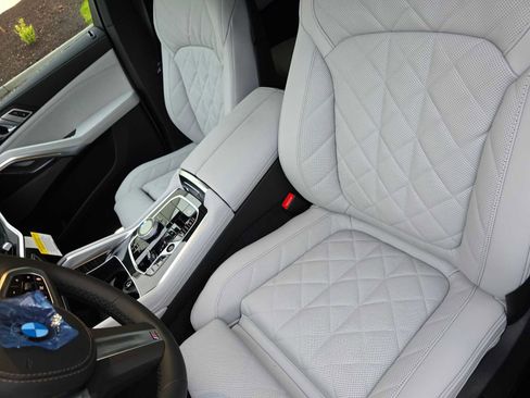 New 2026 BMW X6 xDrive40i w/ Executive Package image 23