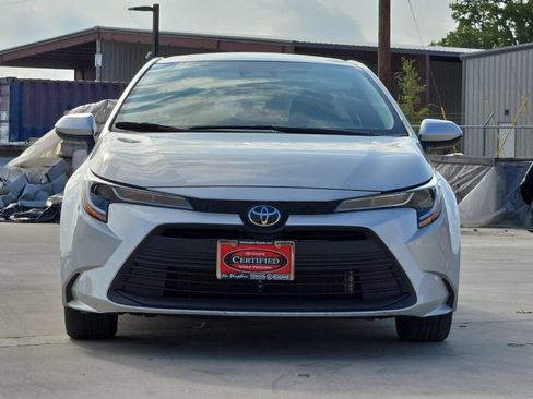 Used 2025 Toyota Corolla LE FWD image 8