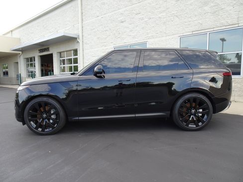 Certified 2025 Land Rover Range Rover Sport SE AWD/4WD image 2