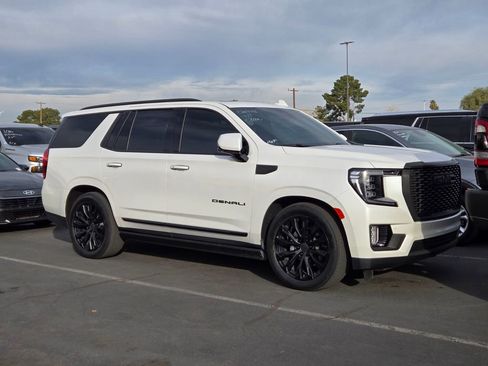 Used 2022 GMC Yukon Denali w/ Denali Premium Package image 1
