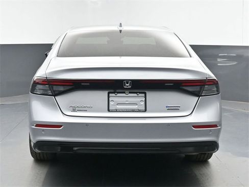 Used 2024 Honda Accord Touring image 9