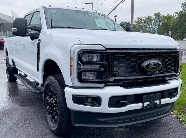New 2026 Ford F250 XLT w/ XLT Premium Package AWD/4WD image 3