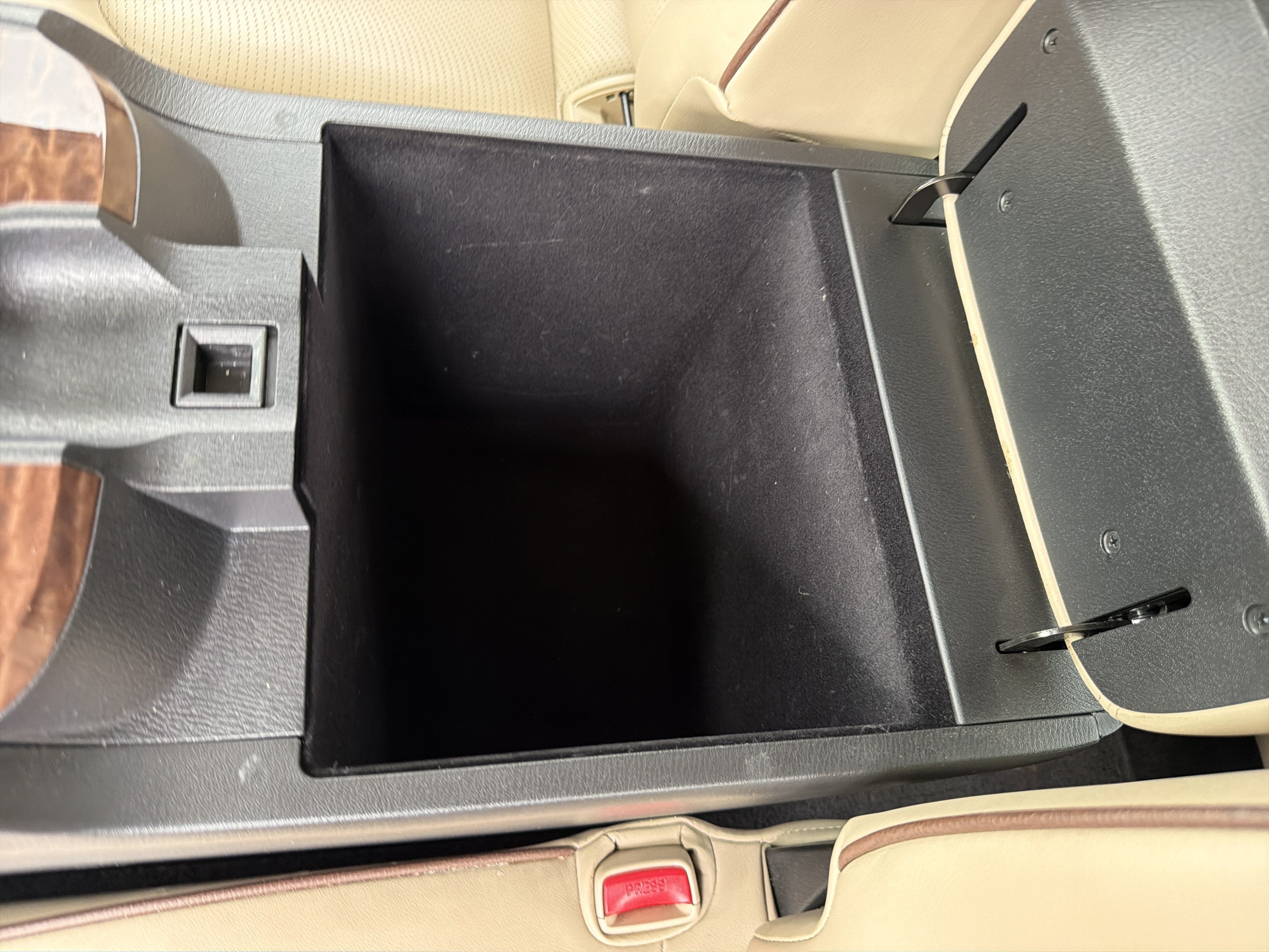 Used 2020 Nissan Armada SL w/ Premium Package RWD image 36