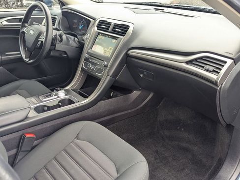 Used 2018 Ford Fusion SE w/ Fusion SE Technology Package image 26