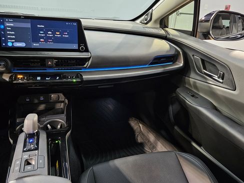 Used 2025 Toyota Prius Limited w/ Limited Premium Package image 11