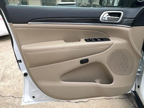 Used 2020 Jeep Grand Cherokee Limited w/ Luxury Group II image 20