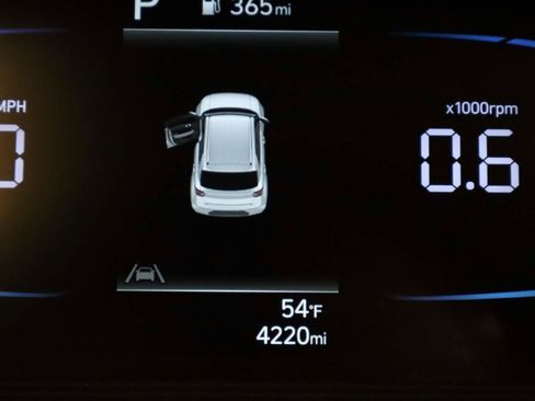 Used 2025 Hyundai Venue SEL image 9