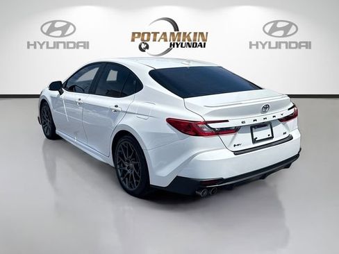 Used 2025 Toyota Camry SE w/ Convenience Package FWD image 7