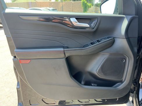 Used 2025 Ford Escape ST-Line Select image 8