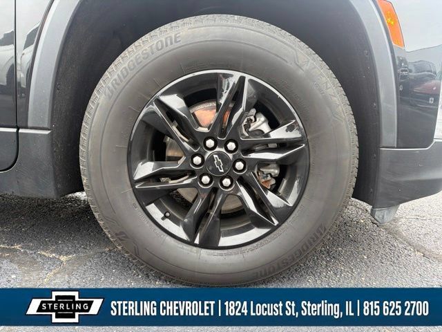 Used 2023 Chevrolet Traverse LT FWD image 32