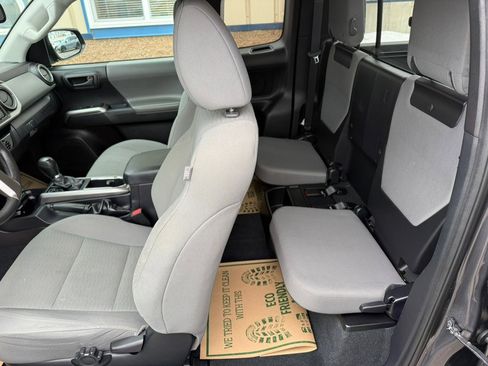 Used 2017 Toyota Tacoma SR5 w/ Tow Package image 20