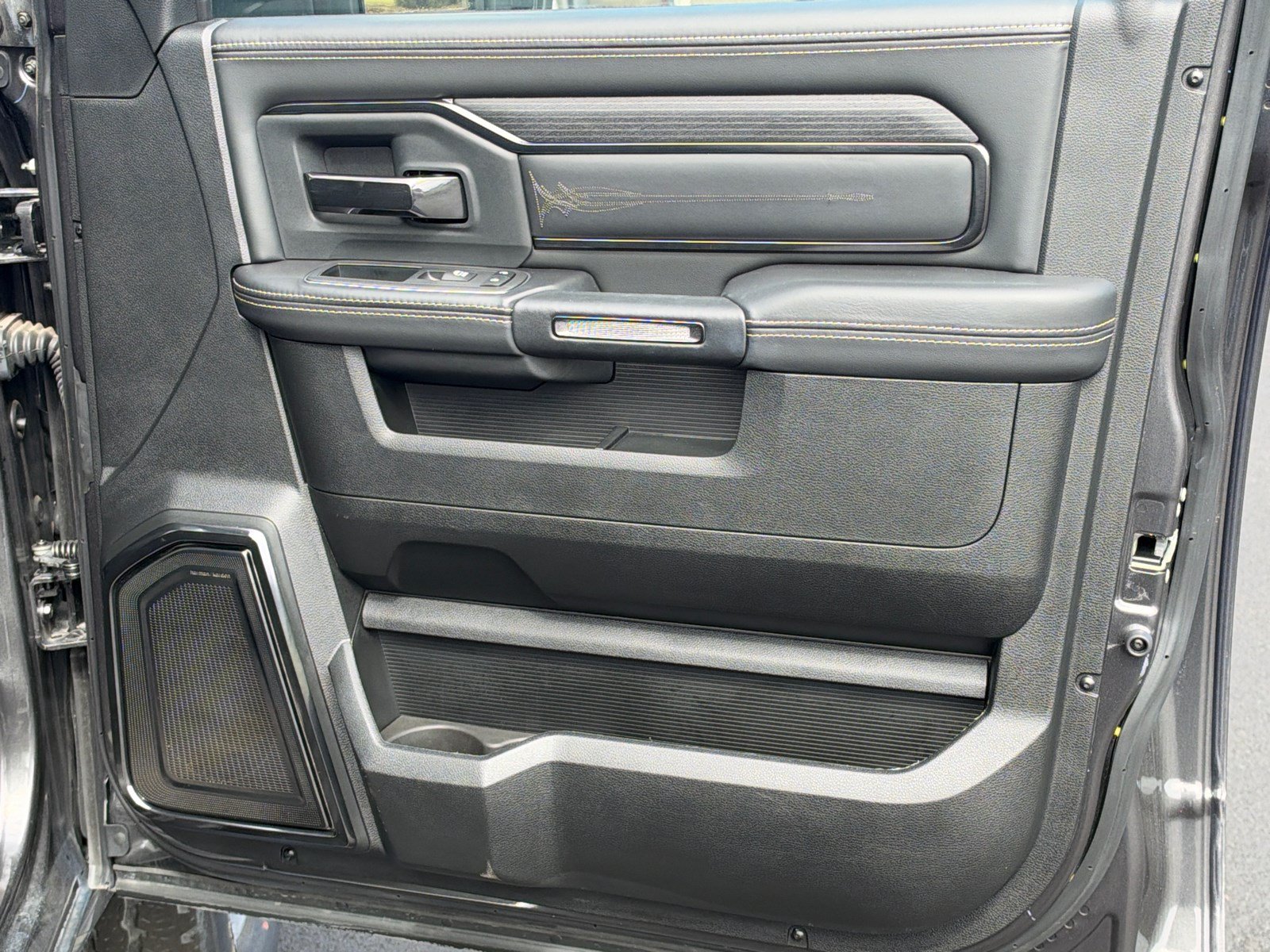 Used 2024 RAM 3500 Limited AWD/4WD image 14