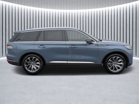 New 2025 Lincoln Aviator Reserve w/ Luxury Package image 2