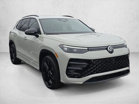 New 2026 Volkswagen Tiguan SE R-Line image 8