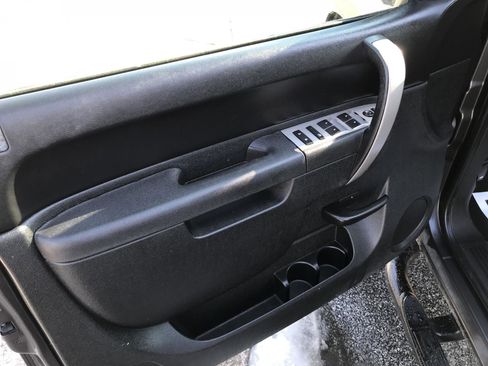 Used 2010 GMC Sierra 1500 SLE image 9