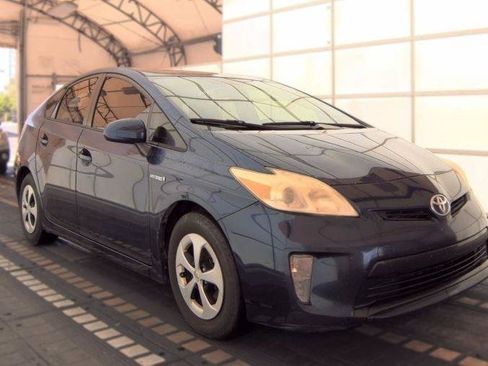 Used 2012 Toyota Prius Two FWD image 2