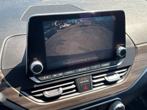 Used 2025 Nissan Altima 2.5 SV FWD image 24
