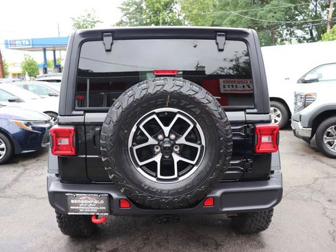 Used 2026 Jeep Wrangler Unlimited Rubicon AWD/4WD image 4