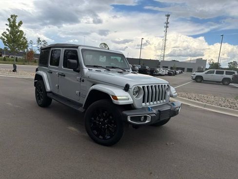 Used 2022 Jeep Wrangler Unlimited Sahara AWD/4WD image 7