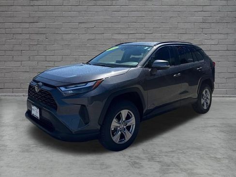Used 2025 Toyota RAV4 XLE AWD/4WD image 3