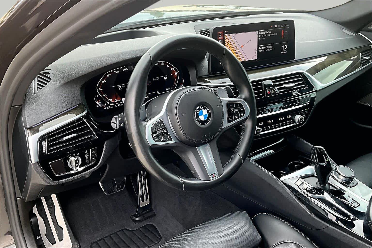 Used 2022 BMW 540i w/ M Sport Package RWD image 16