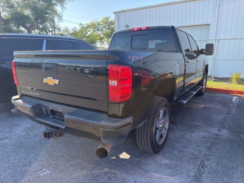 Used 2018 Chevrolet Silverado 2500 High Country w/ Duramax Plus Package image 10