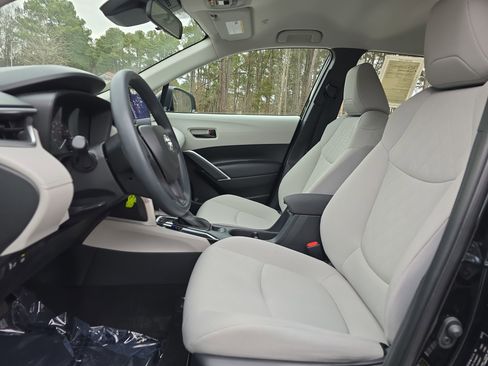 Used 2023 Toyota Corolla Cross L image 14