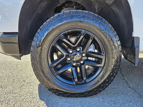 Used 2023 Chevrolet Silverado 1500 LT Trail Boss w/ Convenience Package II image 11