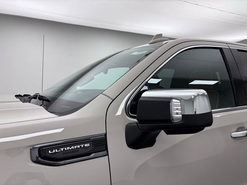 New 2026 GMC Sierra 1500 Denali Ultimate w/ LPO, Black Badging Package image 18