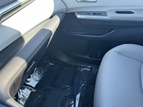 Used 2025 Toyota Sienna XLE image 25