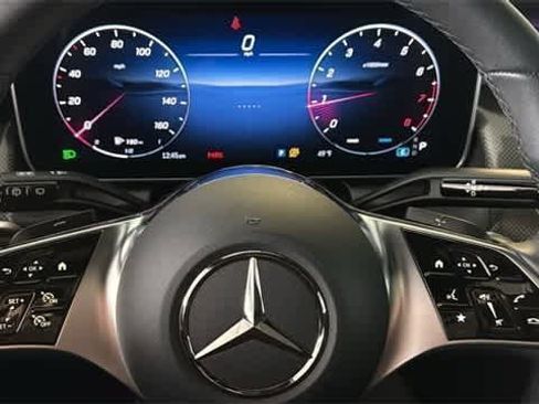 Certified 2025 Mercedes-Benz GLC 300 4MATIC image 18