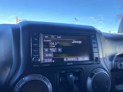 Used 2017 Jeep Wrangler Sport image 16
