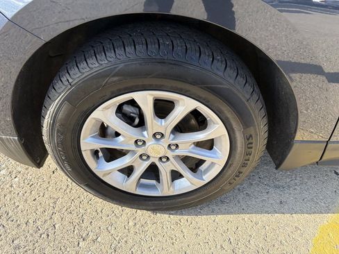 Used 2018 Chevrolet Equinox LS image 11