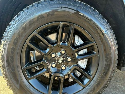 Used 2022 Land Rover Defender 90 X-Dynamic S image 25