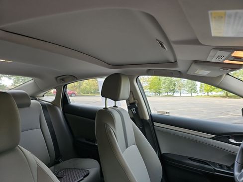 Used 2018 Honda Civic EX image 10