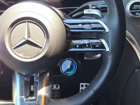 Used 2025 Mercedes-Benz GLC 43 AMG 4MATIC image 17