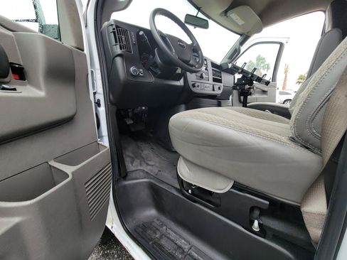 Used 2022 GMC Savana 2500 RWD image 19