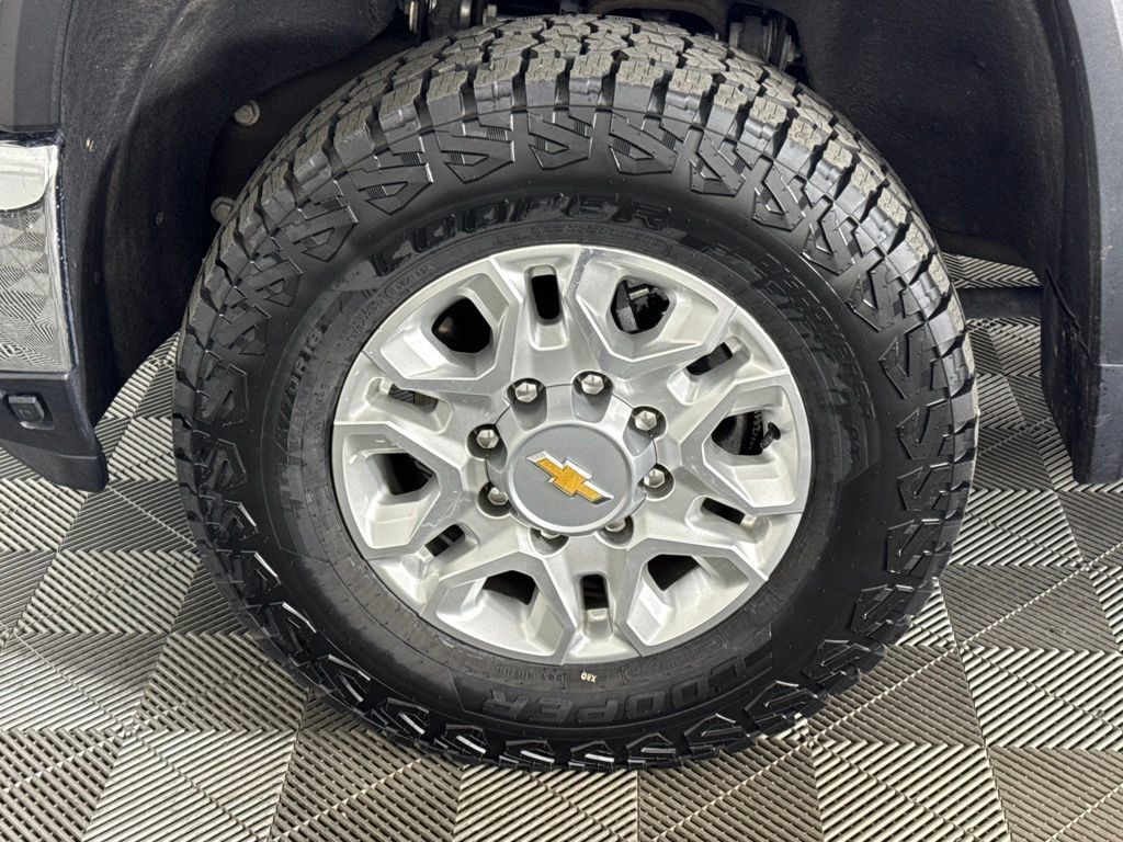 Certified 2024 Chevrolet Silverado 2500 LTZ AWD/4WD image 9