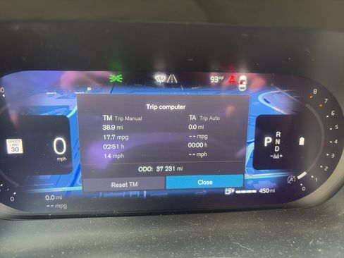 Used 2023 Volvo XC60 B5 Ultimate w/ Climate Package FWD image 5