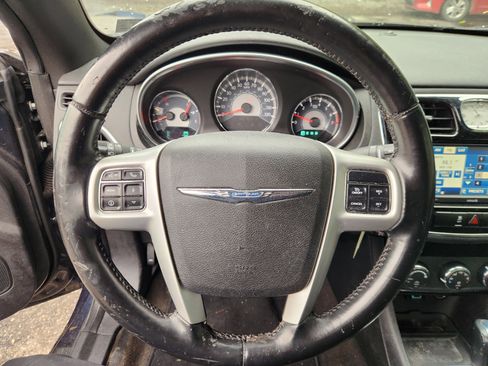 Used 2012 Chrysler 200 Touring FWD image 9