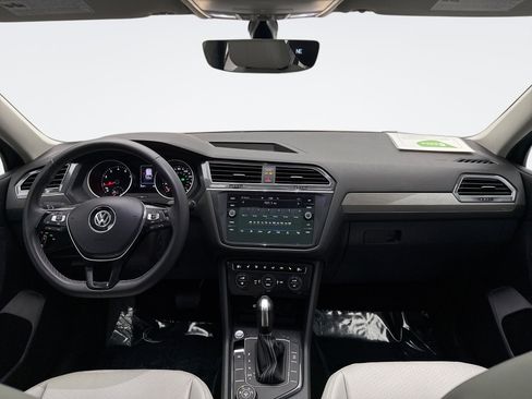 Used 2021 Volkswagen Tiguan SE w/ Panoramic Sunroof Package image 14