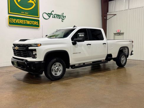 Used 2024 Chevrolet Silverado 2500 W/T w/ WT Fleet Convenience Package AWD/4WD image 3
