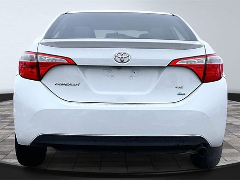 Used 2015 Toyota Corolla LE image 4