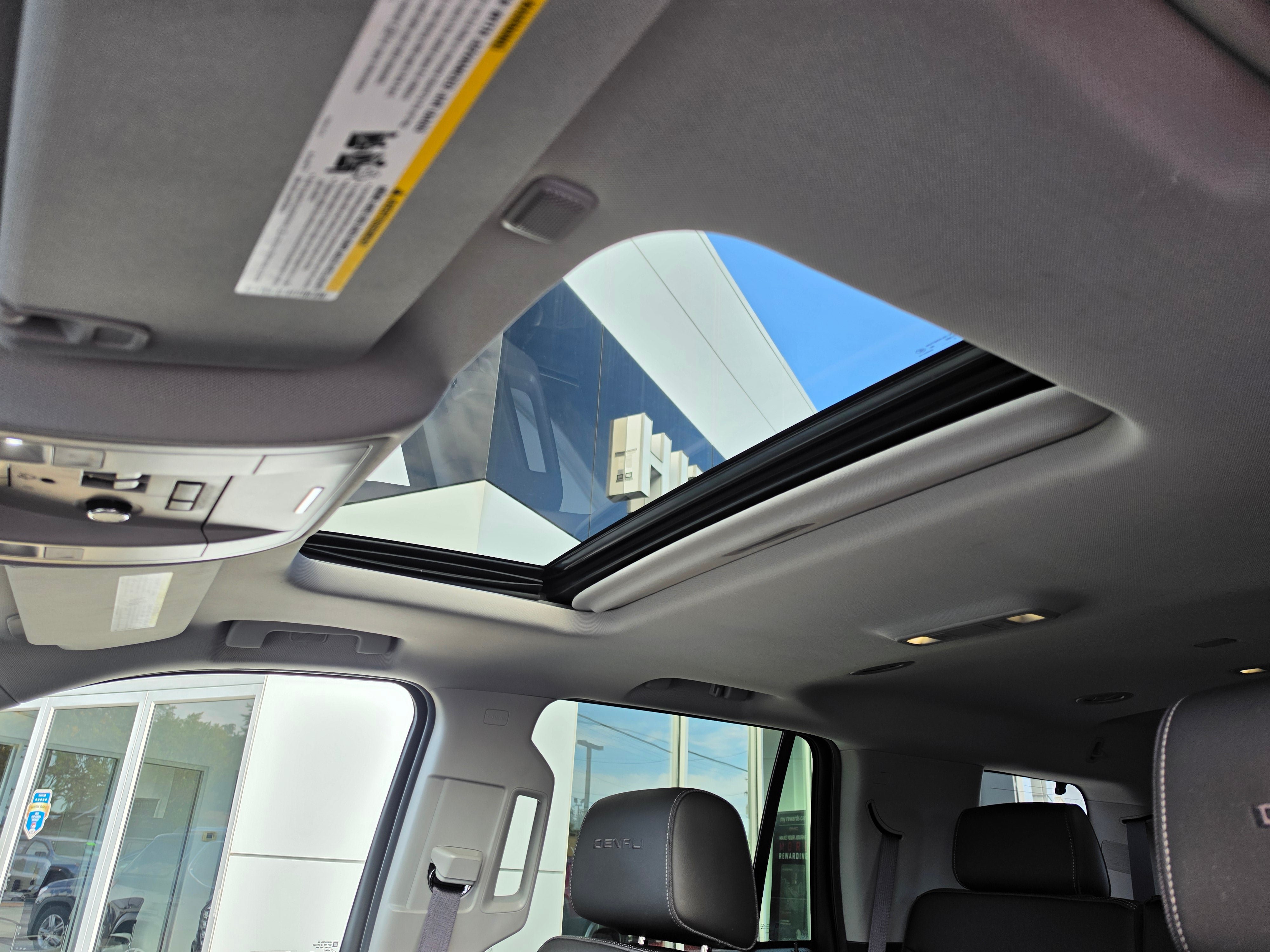 Used 2016 GMC Yukon Denali AWD/4WD image 12