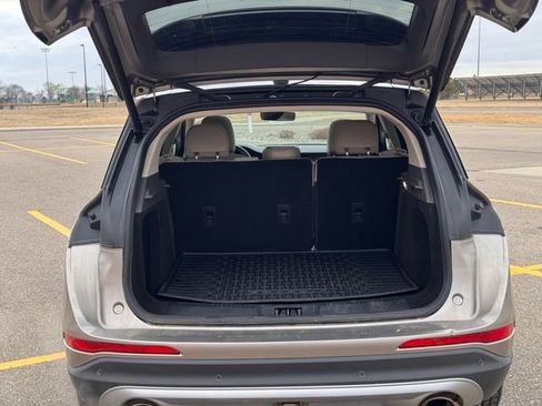 Used 2021 Lincoln Corsair Reserve w/ Elements Package image 32